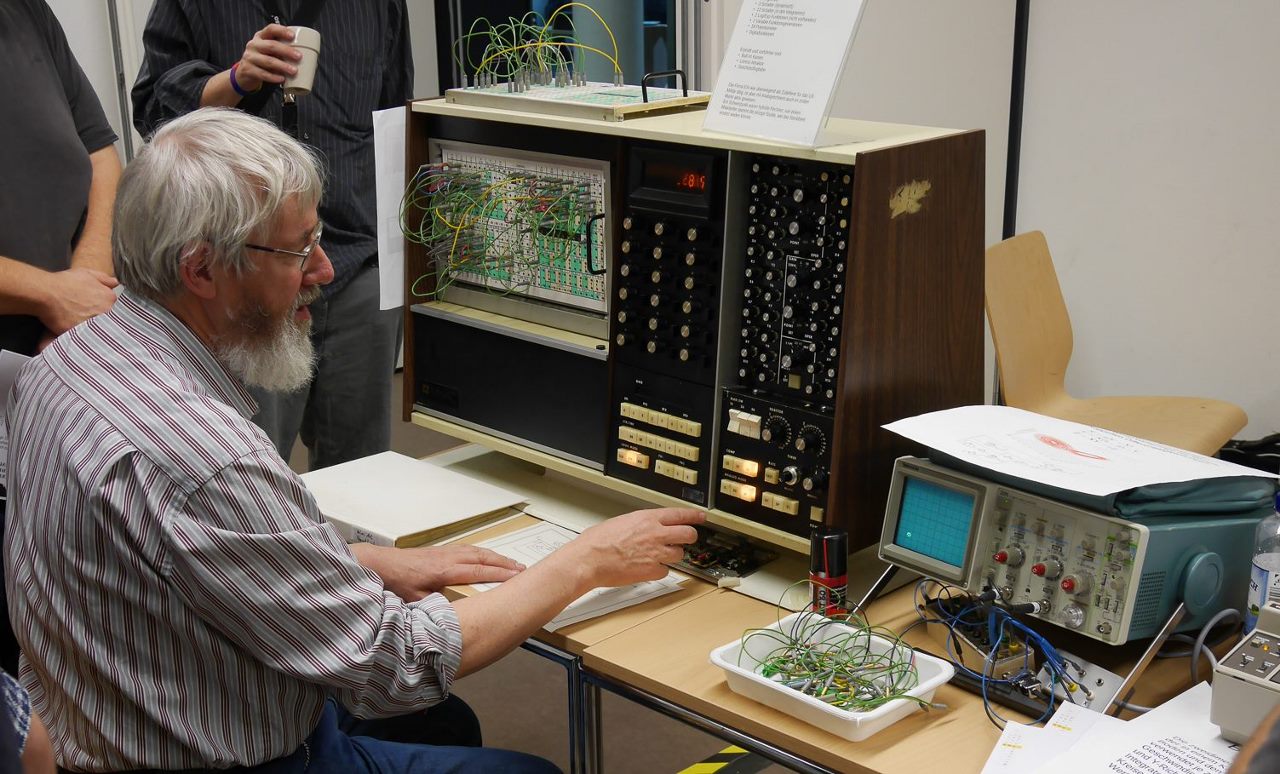 Ein Analogrechner des HNF auf dem Vintage Computing Festival Berlin im Oktober 2015 (Foto HNF)