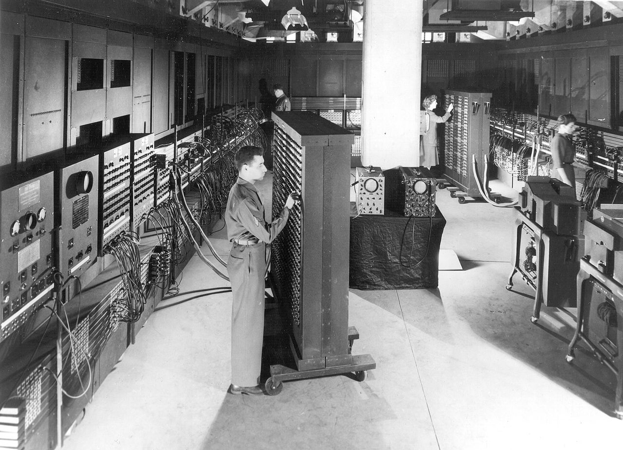 Classic_shot_of_the_ENIAC_(full_resolution)