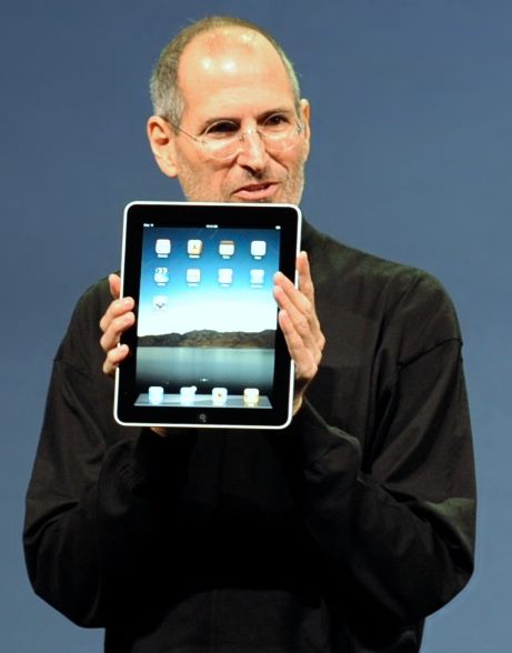 Steve_Jobs_iPad