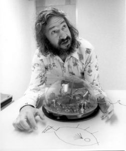 Seymour Papert 1973 mit Schildkröte (Foto Computer History Museum)