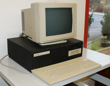 Der letzte Robotron-Soemtron-PC mit schwarzen Gehäuse (Foto Stadt Sömmerda/Museum)